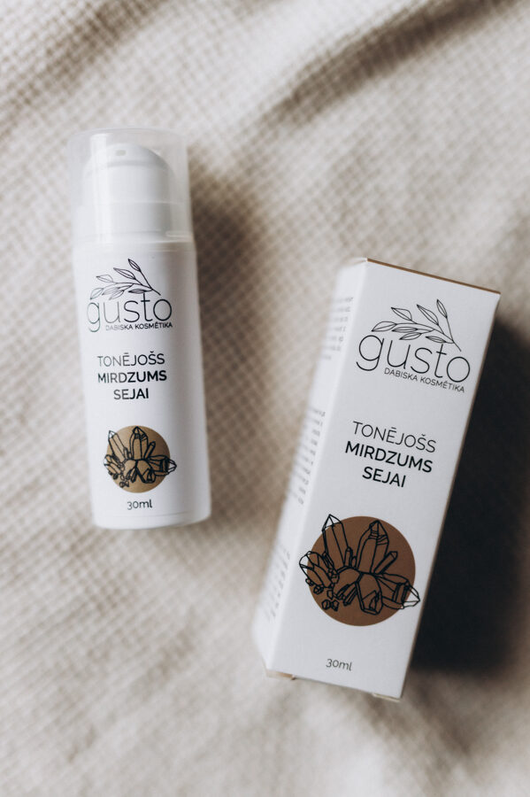 Gusto tonējošs mirdzums sejai, 30ml