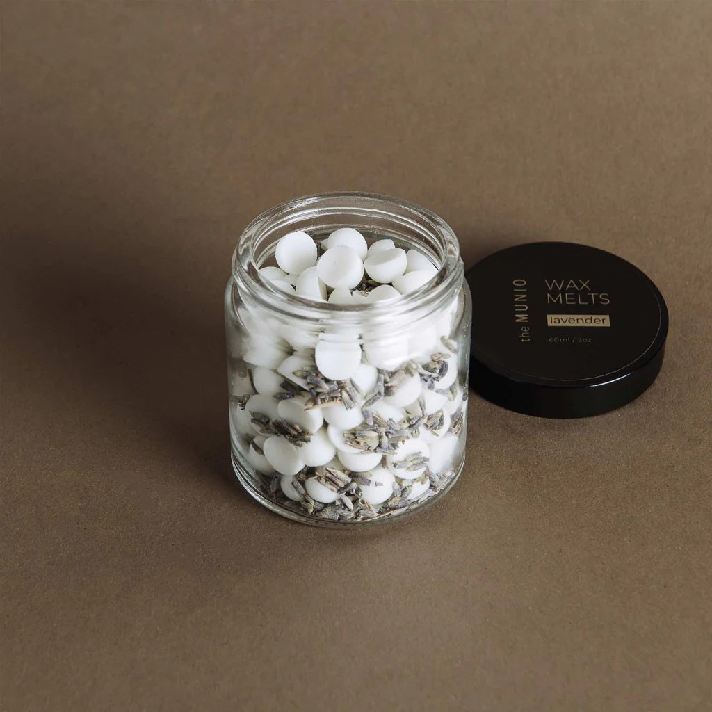 Munio Candela Naturella sojas vaska graudiņi stikla burciņā ar aromātu - lavanda, 60ml