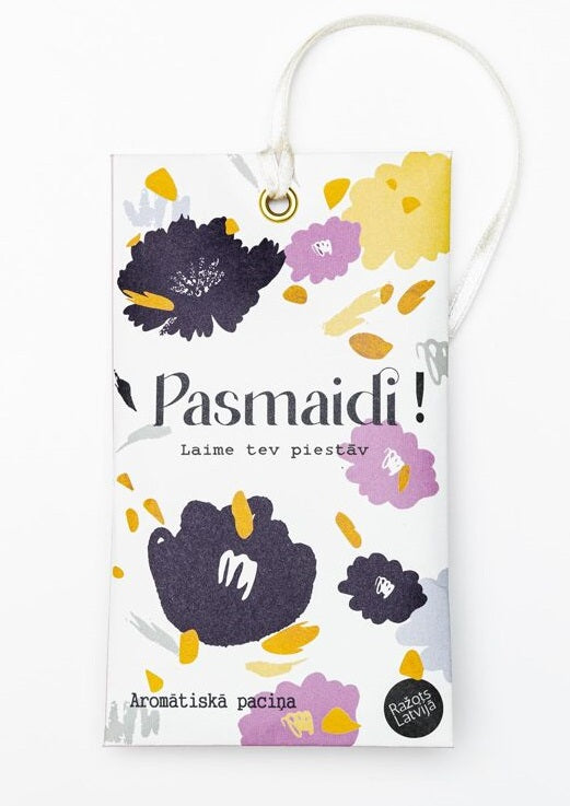 Nature's Bloom aromātiskā paciņa ar melnās vaniļas aromātu "Pasmaidi! Laime tev piestāv."