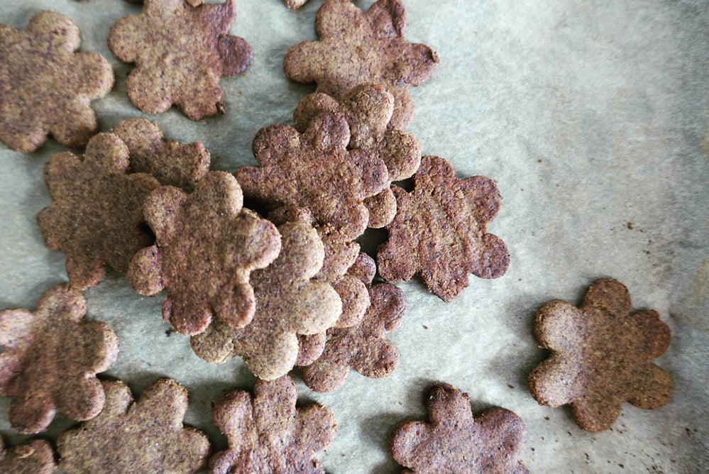 Recepte: bezglutēna linsēklu un topinambūru cepumi