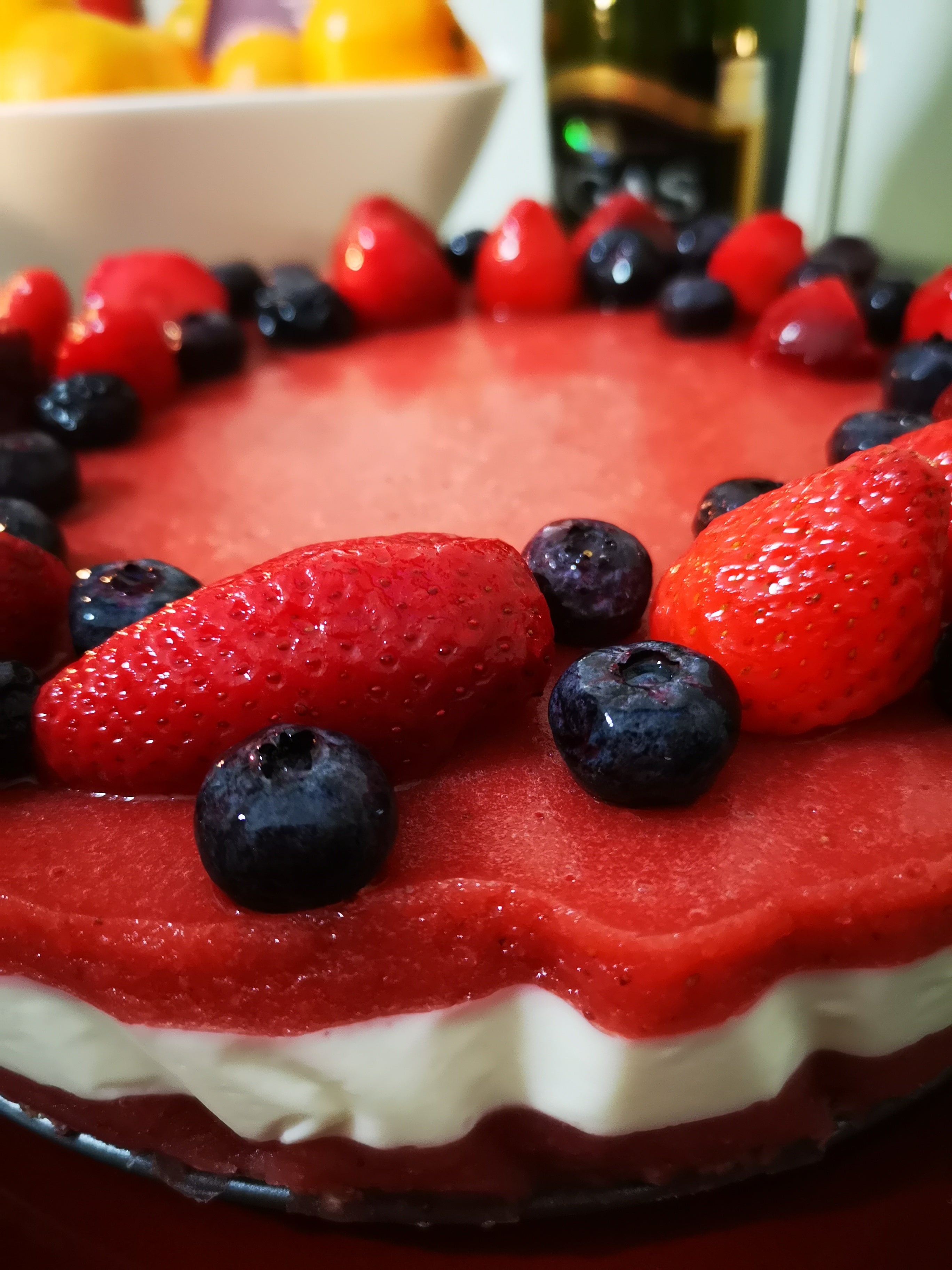 Recepte: Zemeņu kūka ar "Saldo musli" un dabīgo saldinātāju "Sukrin"