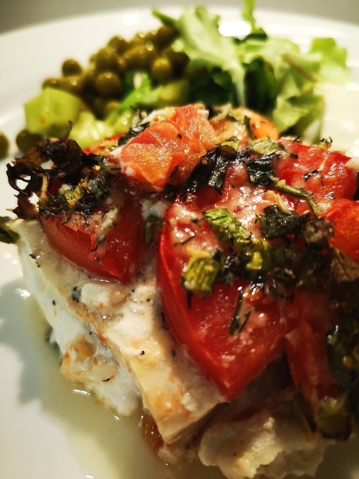 Recepte: Oscar's Fish pikšas cepamgabaliņi ar tomātiem un sieru