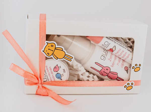 Gusto dāvanu komplekts mazām dāmām Zemene